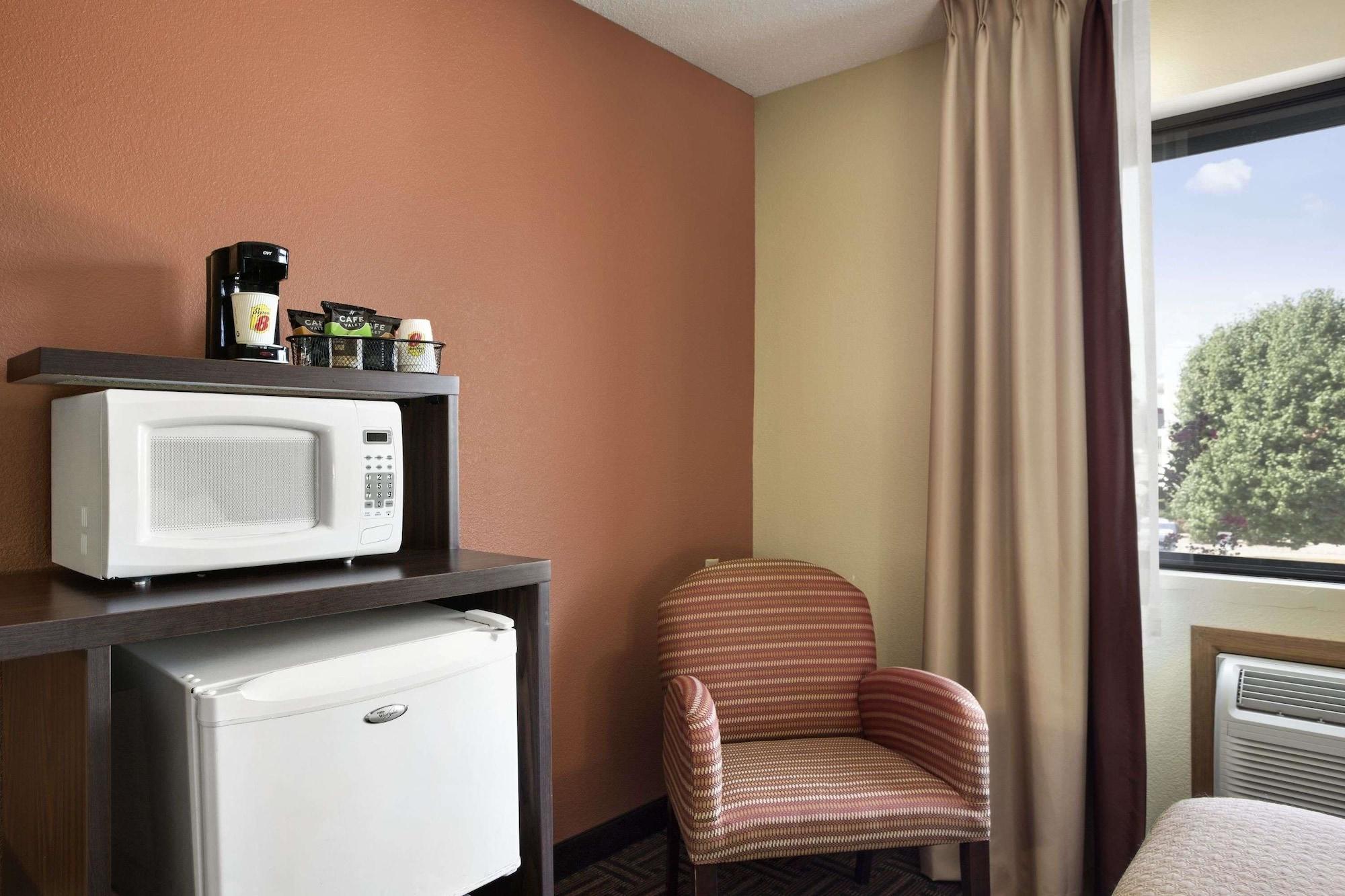 Super 8 By Wyndham Carbondale Μοτέλ Εξωτερικό φωτογραφία