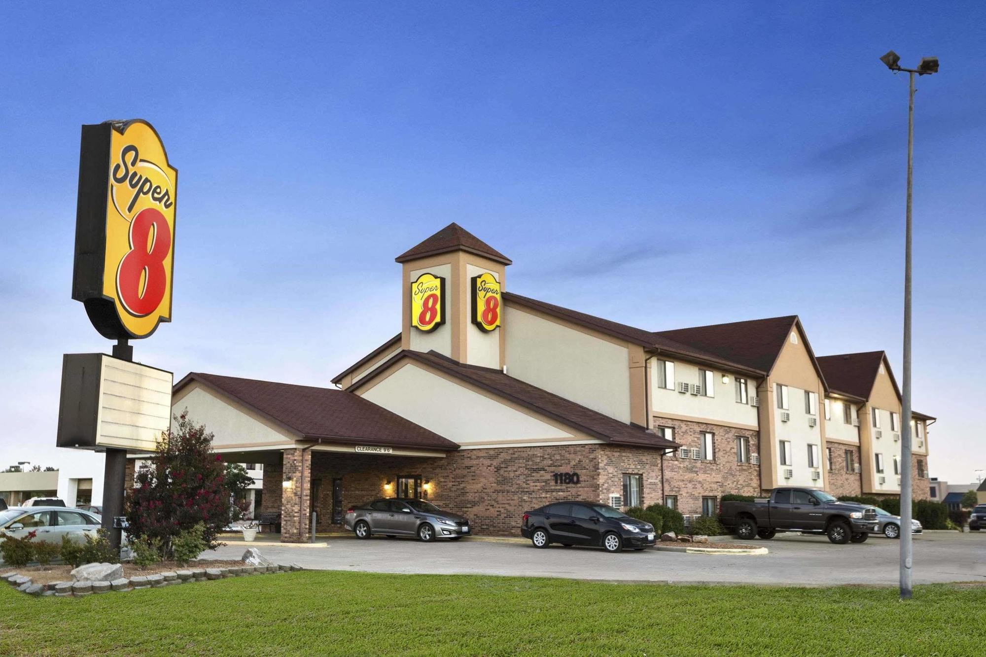 Super 8 By Wyndham Carbondale Μοτέλ Εξωτερικό φωτογραφία